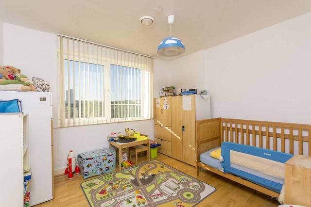  Image of 2 Bedroom Flat  To Rent at Mast Quay  Woolwich, SE18 5NP