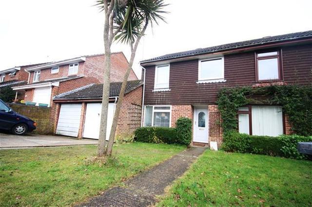  Image of 3 Bedroom Detached  To Rent at May Tree Close  WINCHESTER, SO22 4JE