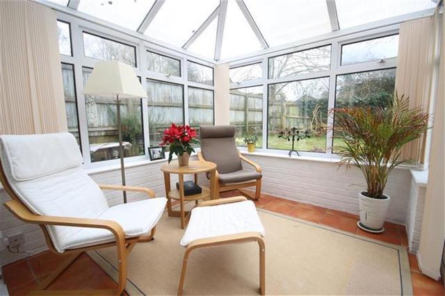  Image of 3 Bedroom Detached  To Rent at May Tree Close  WINCHESTER, SO22 4JE