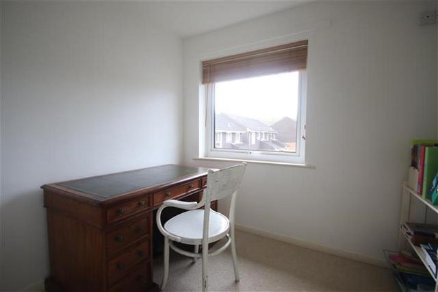  Image of 3 Bedroom Detached  To Rent at May Tree Close  WINCHESTER, SO22 4JE