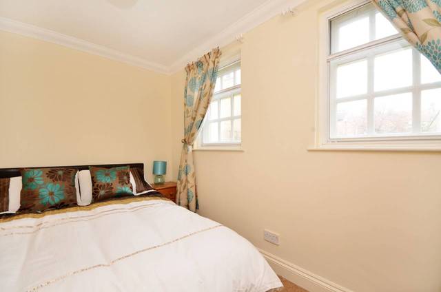  Image of 3 Bedroom Detached  To Rent at Mayston Mews  Greenwich, SE10 0LY