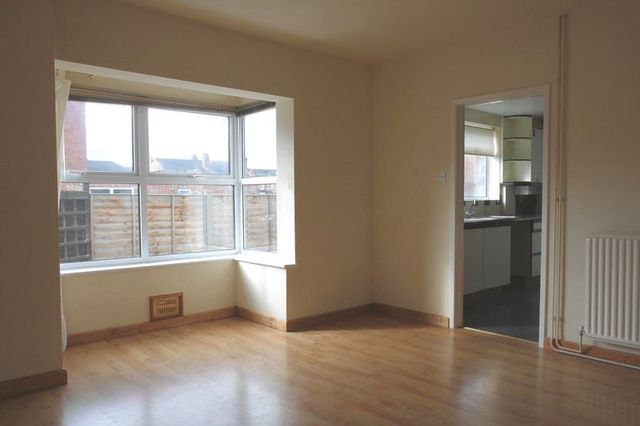  Image of 3 Bedroom Semi-Detached  To Rent at Mcintyre Road  Worcester, WR2 5LG