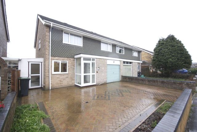  Image of 4 Bedroom Semi-Detached  For Sale at Meadow Walk  Gosport, PO13 0YN
