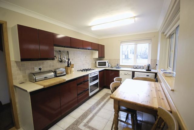  Image of 4 Bedroom Semi-Detached  For Sale at Meadow Walk  Gosport, PO13 0YN