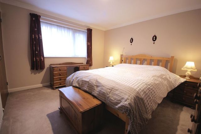  Image of 4 Bedroom Semi-Detached  For Sale at Meadow Walk  Gosport, PO13 0YN