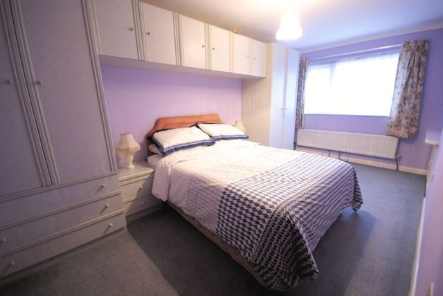  Image of 4 Bedroom Semi-Detached  For Sale at Meadow Walk  Gosport, PO13 0YN