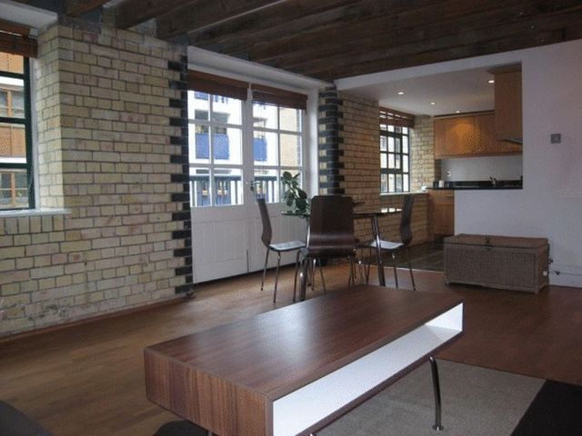  Image of 2 Bedroom Flat  To Rent at Wapping Wall  London, E1W 3SJ