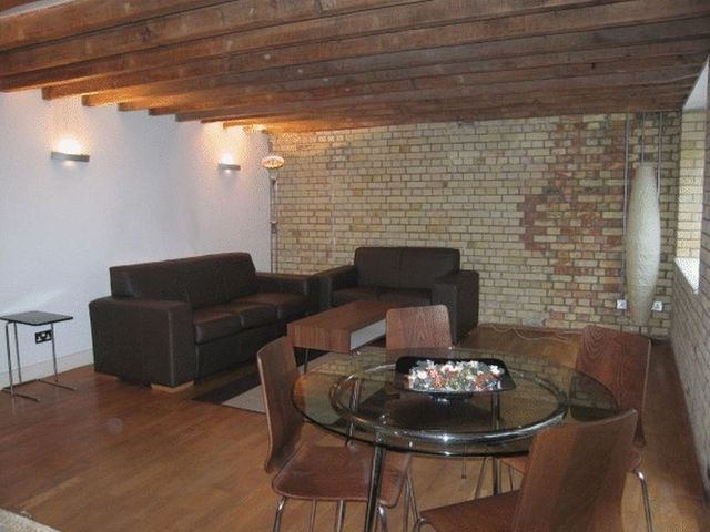  Image of 2 Bedroom Flat  To Rent at Wapping Wall  London, E1W 3SJ