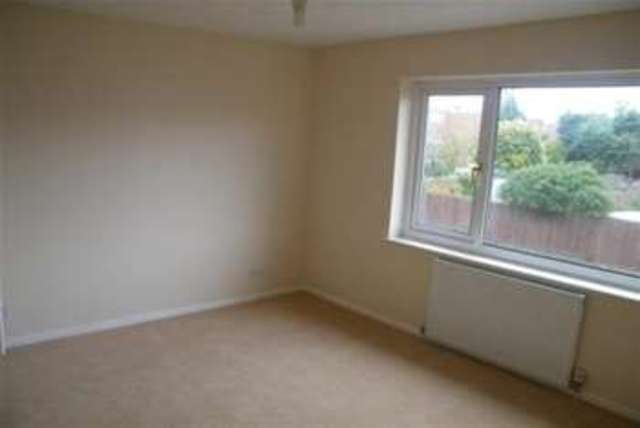  Image of 2 Bedroom Detached  To Rent at Warwick, CV34 4QB