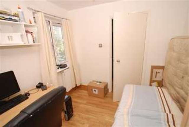  Image of 4 Bedroom Terraced  To Rent at Putney Heath, SW15 3HX