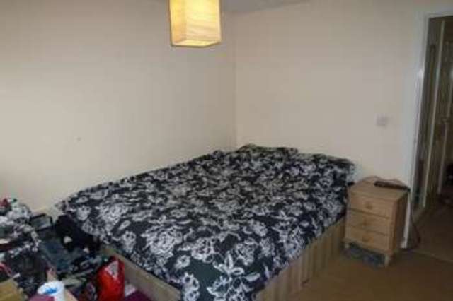 Image of 2 Bedroom Flat  For Sale at Milton Keynes, MK4 4GS