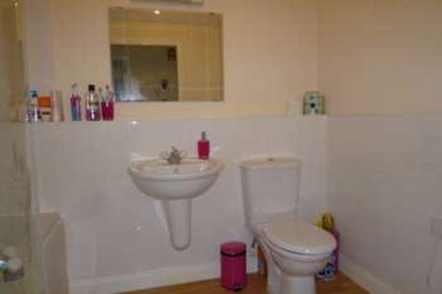  Image of 2 Bedroom Flat  For Sale at Milton Keynes, MK4 4GS
