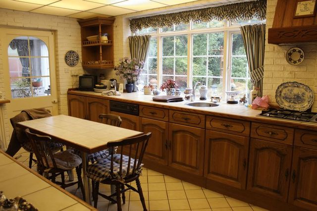  Image of 4 Bedroom Detached  For Sale at Middle Hill  Egham, TW20 0LE