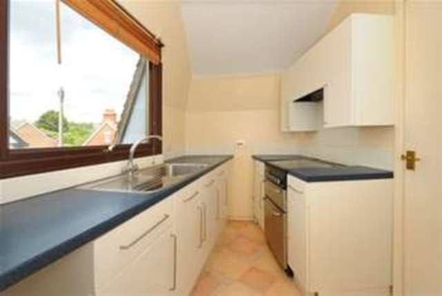  Image of 1 Bedroom Flat  To Rent at Midhurst, GU29 9JX