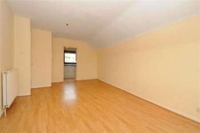  Image of 1 Bedroom Flat  To Rent at Midhurst, GU29 9JX