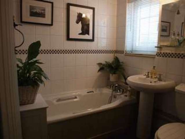  Image of 2 Bedroom Terraced  For Sale at Mill Gate  Newark, NG24 4UA