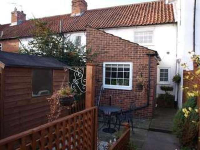  Image of 2 Bedroom Terraced  For Sale at Mill Gate  Newark, NG24 4UA