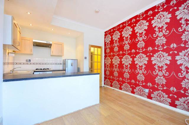  Image of 1 Bedroom Flat  For Sale at Millfields Road  Lower Clapton, E5 0AD