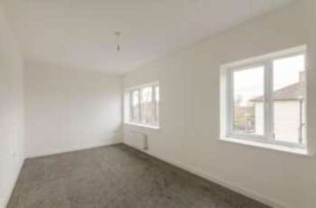  Image of 3 Bedroom Semi-Detached  For Sale at Armthorpe Doncaster Armthorpe, DN3 3BX