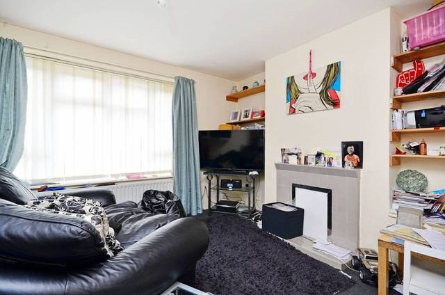  Image of 2 Bedroom Flat  For Sale at Milton Grove  Hackney, N16 8QS