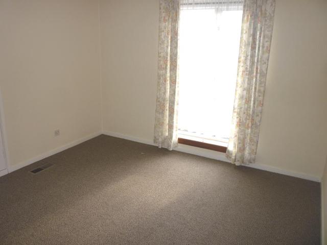 Image of 3 Bedroom Flat  To Rent at Rosyth Fife Fife, KY11 2QR