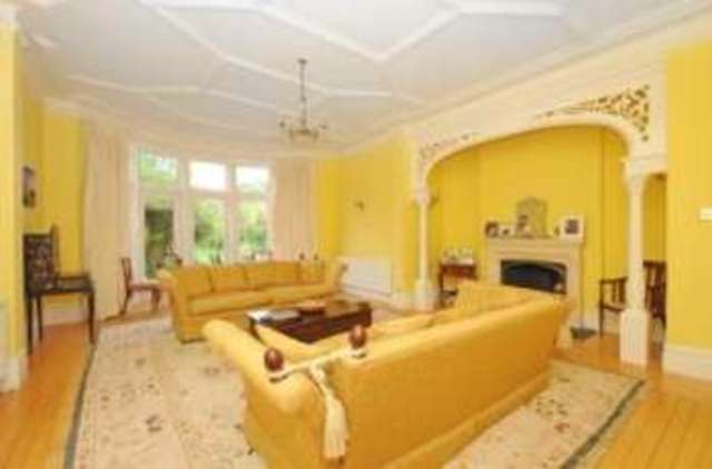  Image of 5 Bedroom Semi-Detached  For Sale at Woodford Green  Woodford, IG8 0LQ