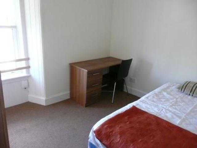  Image of 4 Bedroom Flat  To Rent at Bruntsfield Edinburgh Edinburgh, EH10 4NQ