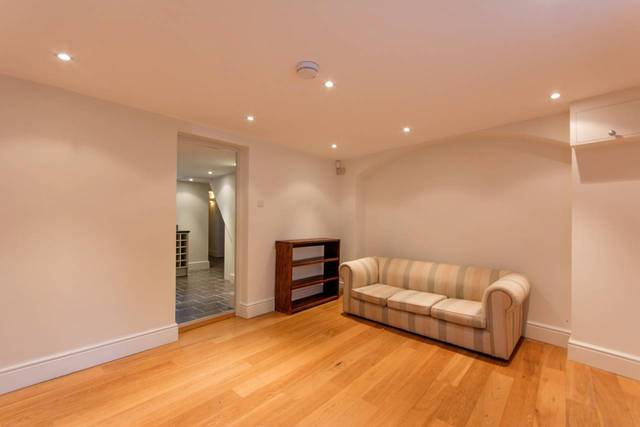 Image of 8 Bedroom Detached  For Sale at Montpelier Row  Twickenham, TW1 2NQ