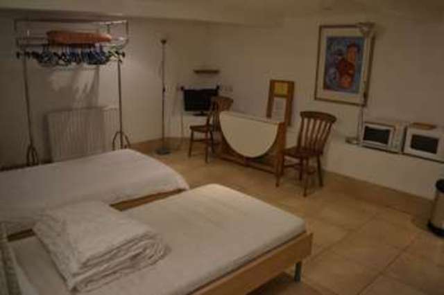  Image of 1 Bedroom Property  To Rent at Musard Road  Fulham, W6 8NR