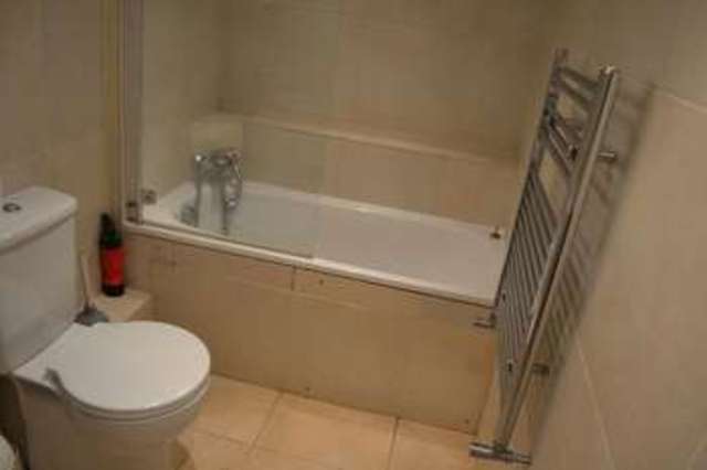  Image of 1 Bedroom Property  To Rent at Musard Road  Fulham, W6 8NR