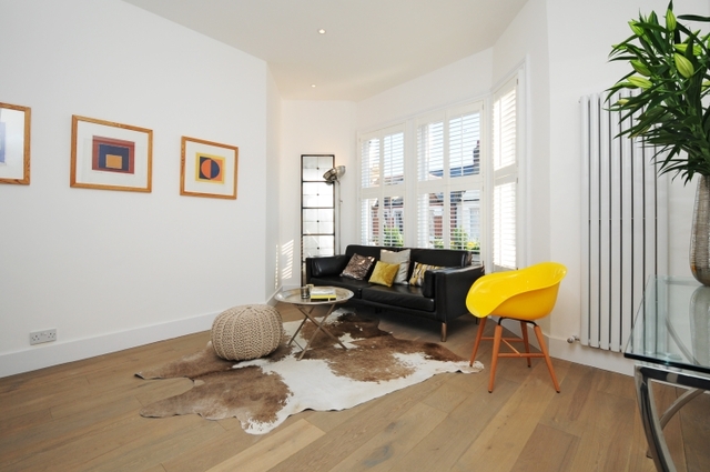  Image of 2 Bedroom Detached  To Rent at Mysore Road  London, SW11 5SA