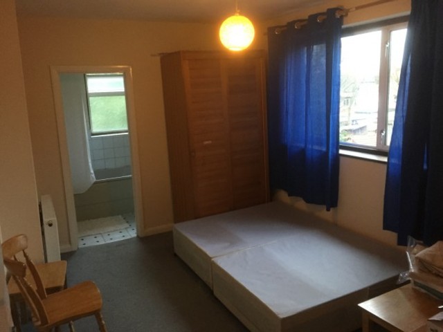  Image of 1 Bedroom Flat  To Rent at Napier Road  Wembley, HA0 4UA