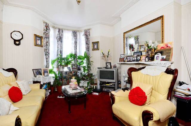  Image of 6 Bedroom Detached  For Sale at Narford Road  Upper Clapton, E5 8RD