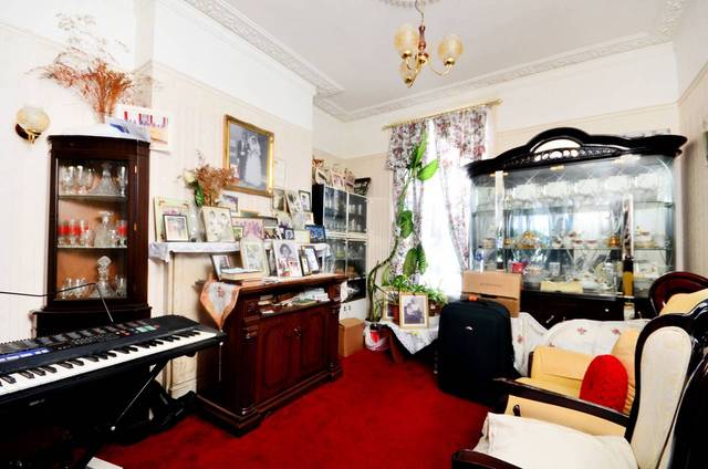  Image of 6 Bedroom Detached  For Sale at Narford Road  Upper Clapton, E5 8RD