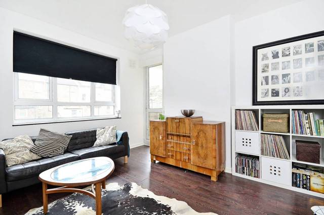  Image of 1 Bedroom Flat  For Sale at Narford Road  Hackney, E5 8RD