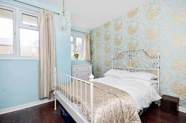  Image of 1 Bedroom Flat  For Sale at Narford Road  Hackney, E5 8RD