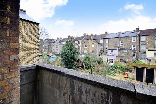  Image of 1 Bedroom Flat  For Sale at Narford Road  Hackney, E5 8RD