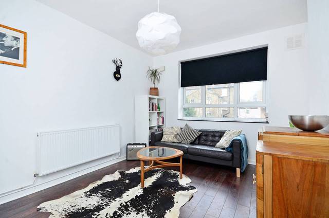  Image of 1 Bedroom Flat  For Sale at Narford Road  Hackney, E5 8RD