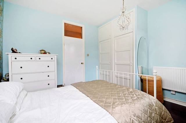 Image of 1 Bedroom Flat  For Sale at Narford Road  Hackney, E5 8RD