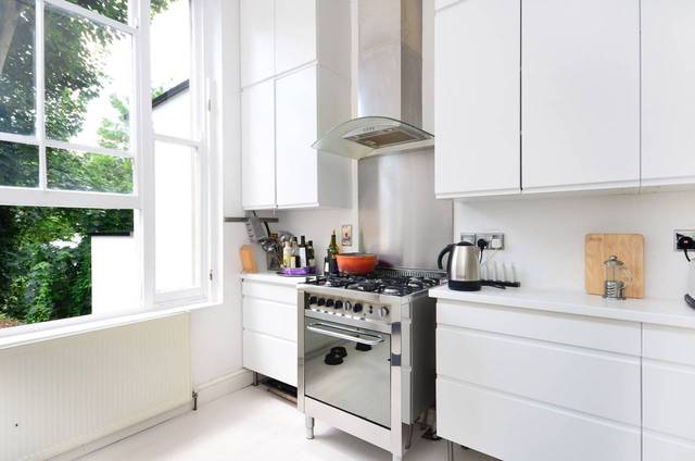  Image of 6 Bedroom Detached  For Sale at Navarino Road  London Fields, E8 1AD