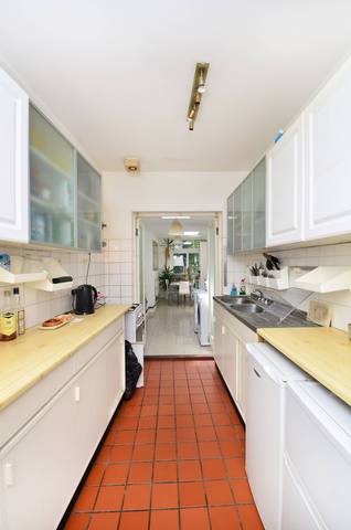  Image of 6 Bedroom Detached  For Sale at Navarino Road  London Fields, E8 1AD