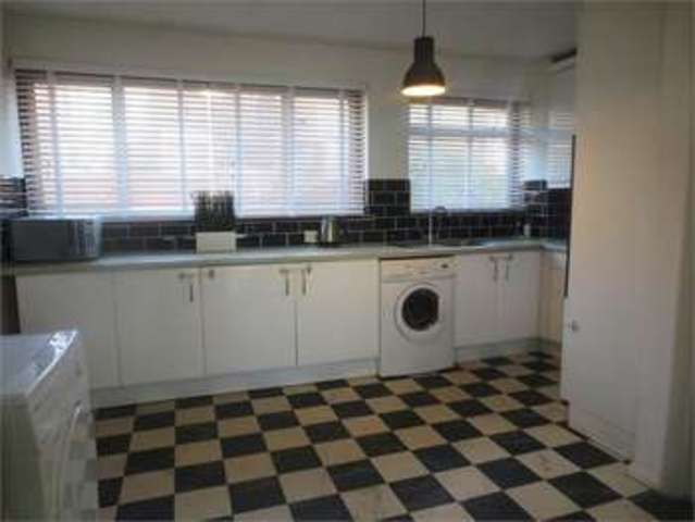  Image of 2 Bedroom Apartment  For Sale at New road Leigh on sea Leigh-on-Sea, SS9 2EB