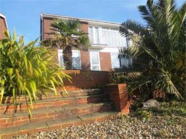  Image of 2 Bedroom Apartment  For Sale at New road Leigh on sea Leigh-on-Sea, SS9 2EB