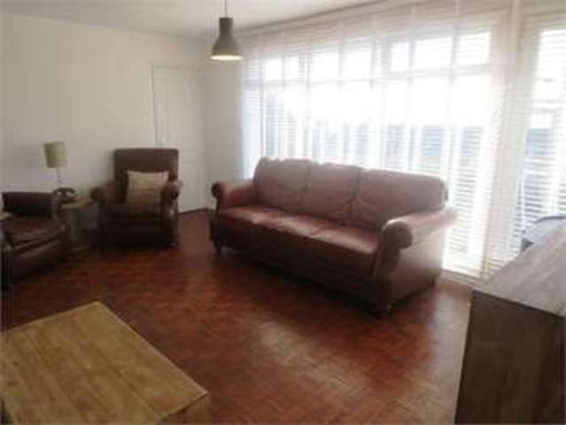  Image of 2 Bedroom Apartment  For Sale at New road Leigh on sea Leigh-on-Sea, SS9 2EB