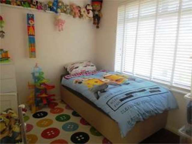  Image of 2 Bedroom Apartment  For Sale at New road Leigh on sea Leigh-on-Sea, SS9 2EB
