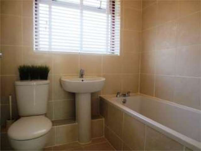  Image of 2 Bedroom Apartment  For Sale at New road Leigh on sea Leigh-on-Sea, SS9 2EB