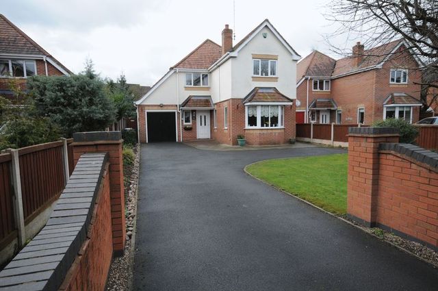  Image of 4 Bedroom Detached  For Sale at New Road  Uttoxeter, ST14 5DS