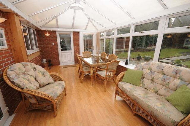  Image of 4 Bedroom Detached  For Sale at New Road  Uttoxeter, ST14 5DS