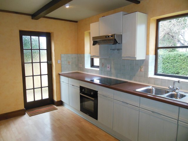  Image of 4 Bedroom Detached  To Rent at Kintbury Berkshire Kintbury, RG17 9UU