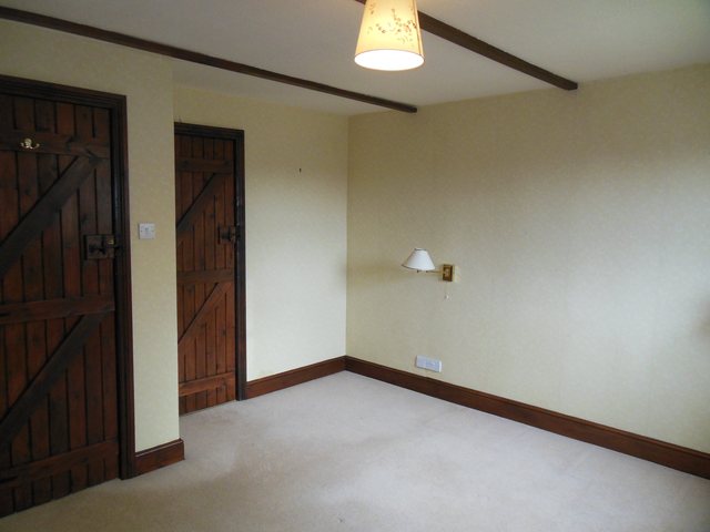 Image of 4 Bedroom Detached  To Rent at Kintbury Berkshire Kintbury, RG17 9UU